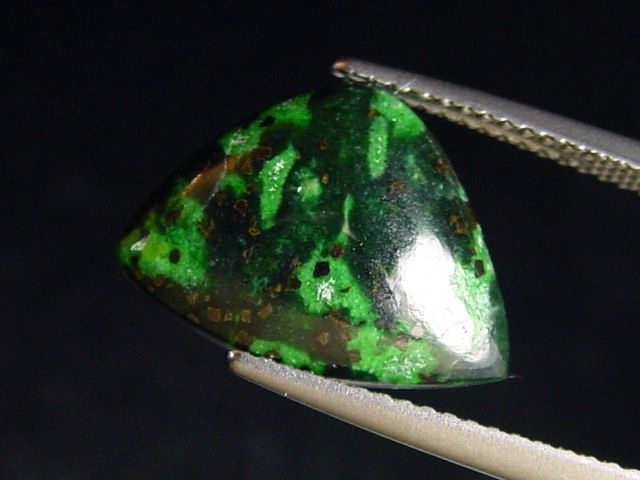 Spotted Jade 4,97 Ct. cabochon - Monte Viso, Piemont, Italy