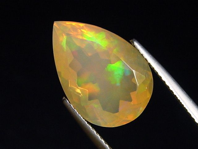 Fire Opal 6,77 Ct. pear with colorplay Mexico