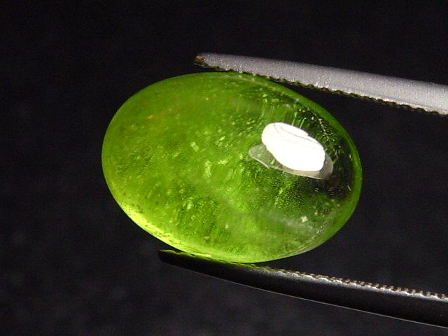 Peridot 11,52 Ct. - Apfelgrün - 14,5 x 10,5 mm Oval Cabochon