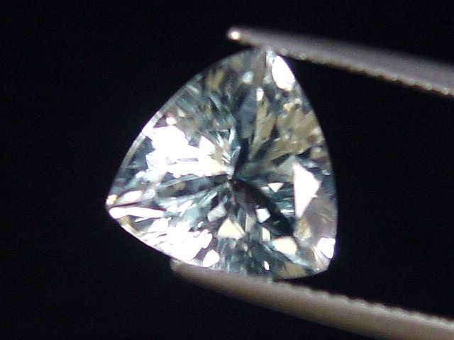 Goshenit Beryll 4,12 Ct. Trillion 10,5 x 10 mm Brasilien