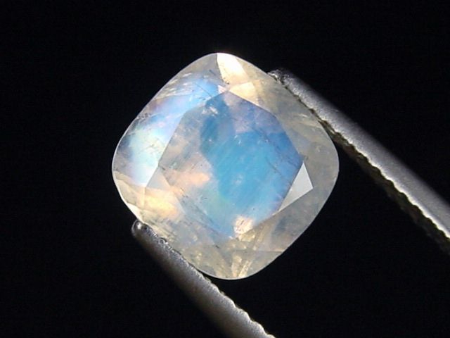 Adular Mondstein 2,52 Ct. feines blau Kissenschliff Sri Lanka