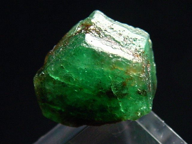 Emerald crystal 10 mm fine green - Muzo, Colombia