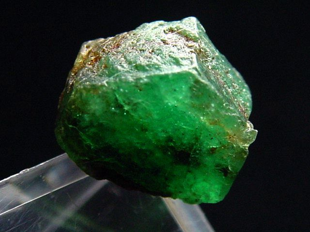 Emerald crystal 10 mm fine green - Muzo, Colombia