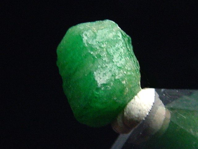 Emerald crystal 7 mm fine green - Muzo, Colombia