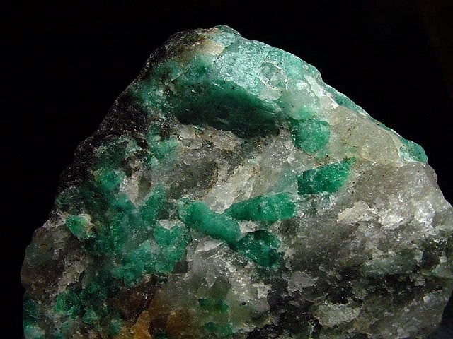 Smaragd Stufe 92 mm reich - Haramosh mtns., Gilgit, Pak.
