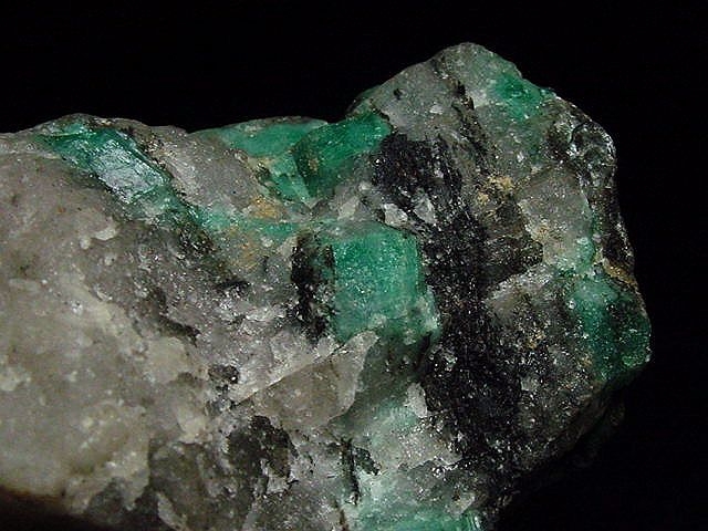 Smaragd Stufe 92 mm reich - Haramosh mtns., Gilgit, Pak.