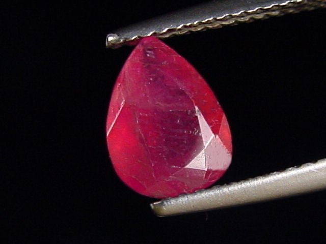 Pezzottaite 1,28 Ct. pear faceted - rare Madagascar