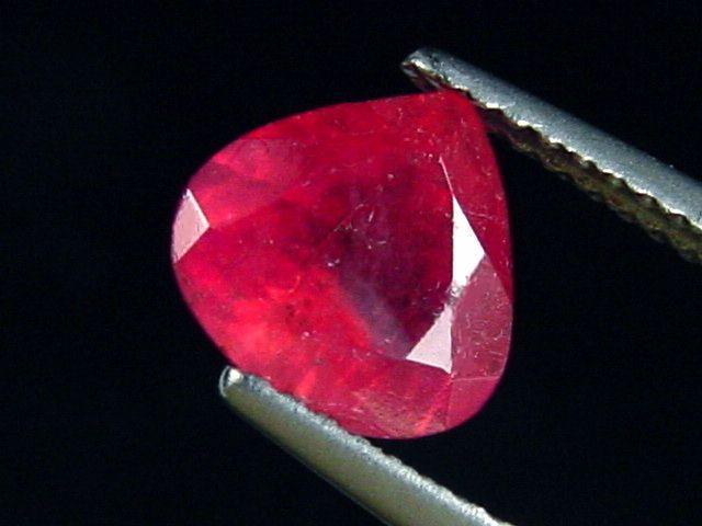 Pezzottaite 1,92 Ct. pear faceted - rare Madagascar