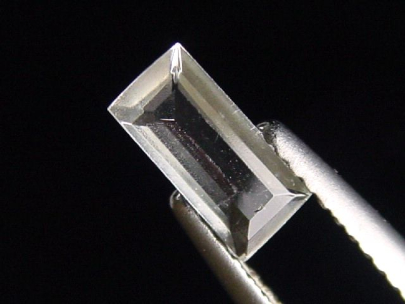 Jeremejewit 0,57 Ct. Baguette facettiert - Erongo, Namibia