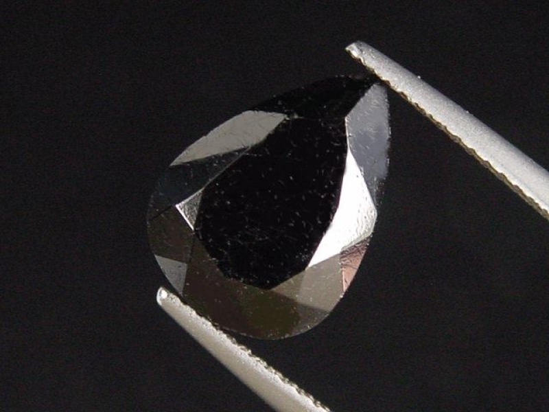 Sapphirin 5,60 Ct. Tropfen facettiert selten - Madag.
