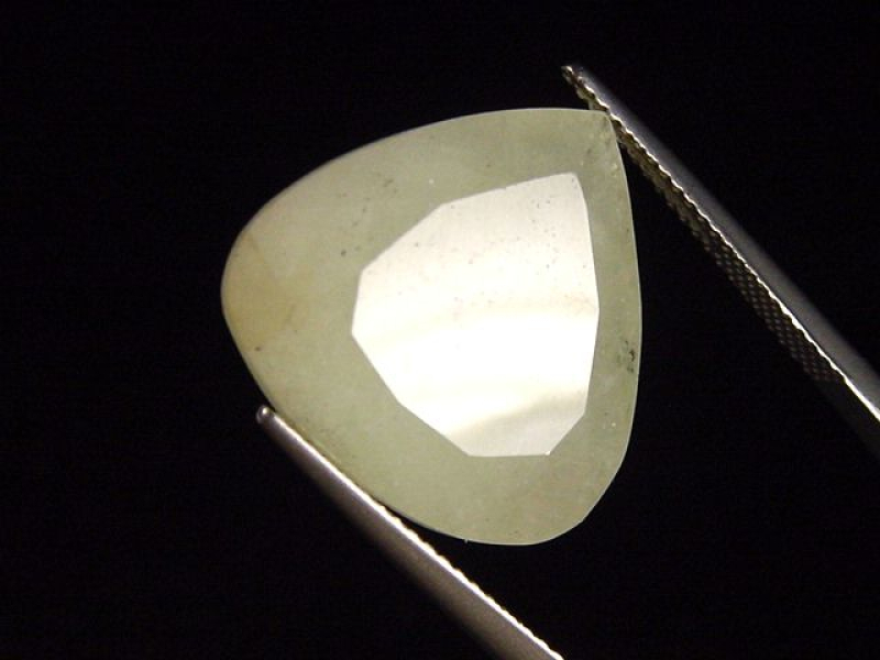 Datolith 22,48 Ct. Tropfen geschliffen - Charcas, Mexiko