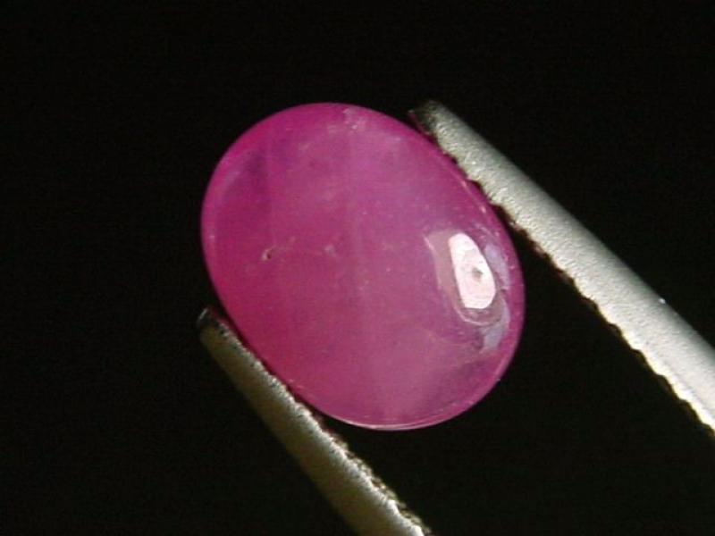 Rubin 2,21 Ct. Oval Cabochon - Rosarot - behandelt 8,5 x 6,5 mm