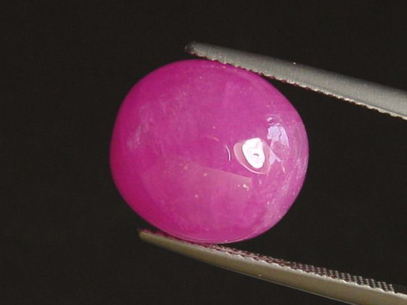Rubin 16,15 Ct. Oval Cabochon - Rosarot - behandelt 13,5 x 12 mm