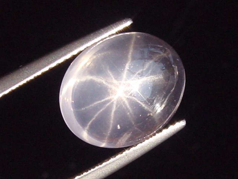 Sternrosenquarz / Stern Rosenquarz 6,90 Ct. Oval Cabochon