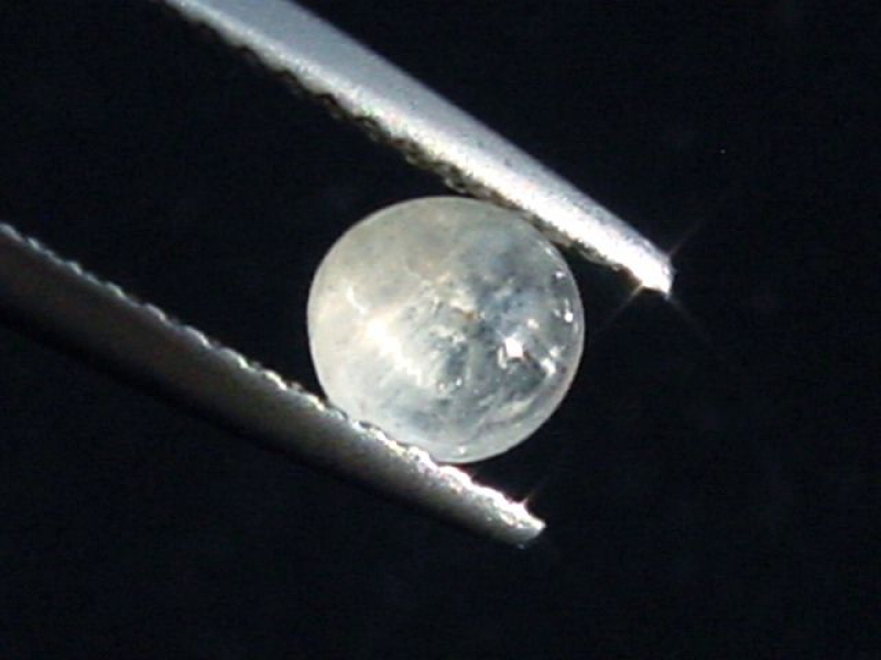 Phenakit Katzenauge 0,61 Ct. Cabochon Piracicaba, Brasilien