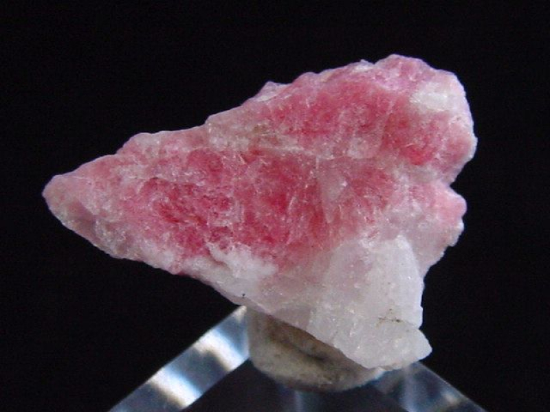 Tugtupite specimen 15 mm - Greenl.