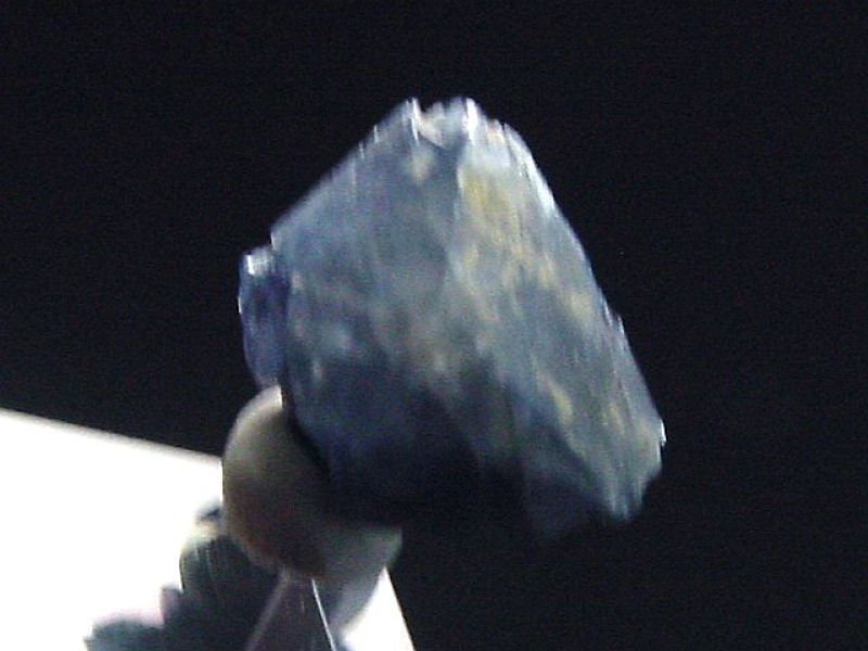 Benitoit Kristall 9 mm - San Benito Co., Kalifornien, USA