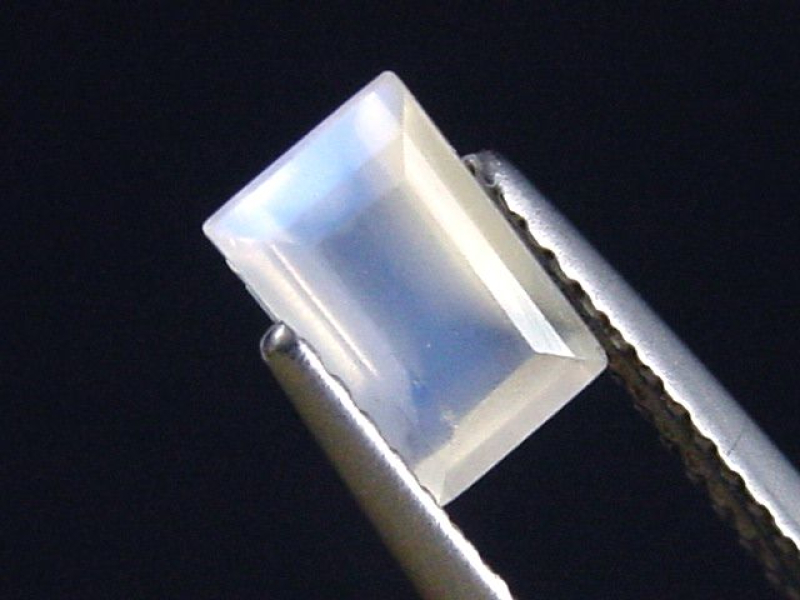Adular Mondstein 1,03 Ct. feines blau Baguette Sri Lanka