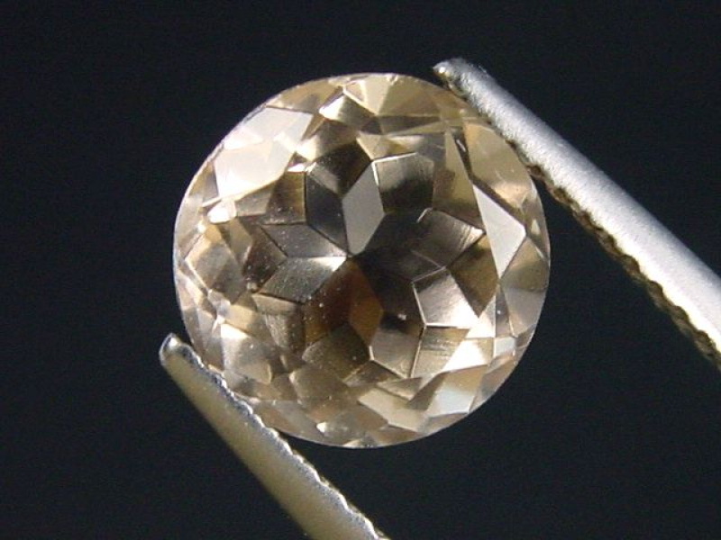 Topas 3,35 Ct. hellbraun Naturfarbe 8,5 mm Rund