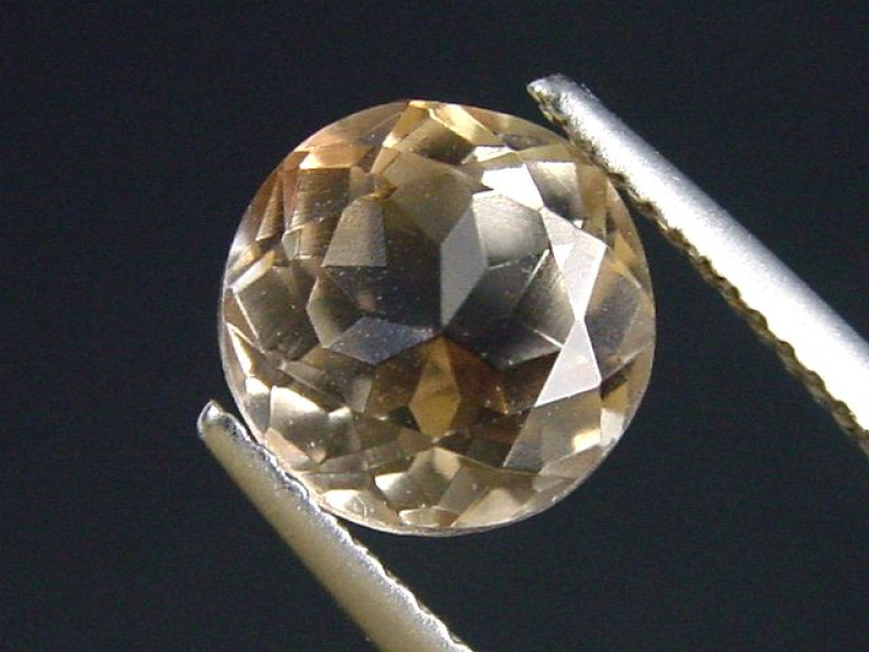 Topas 3,63 Ct. hellbraun Naturfarbe 8,5 mm Rund