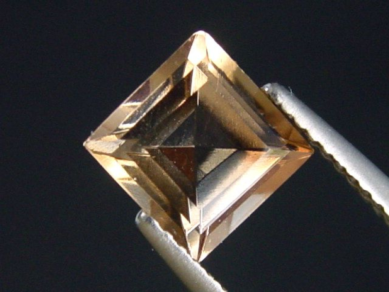 Topaz 2,28 Ct. brown square