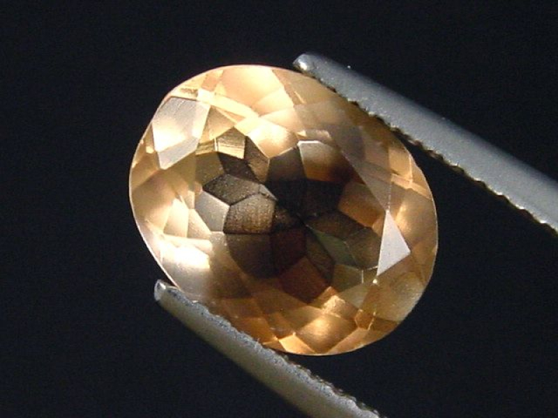 Topas 3,29 Ct. hellbraun Naturfarbe 10 x 8 mm Oval