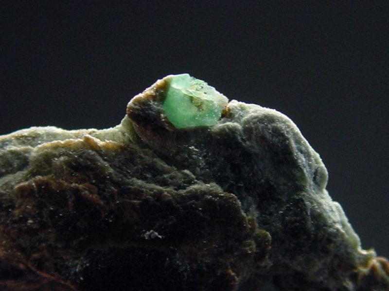 Smaragd Stufe 34 mm - Kristall in Matrix Habachtal, Österreich