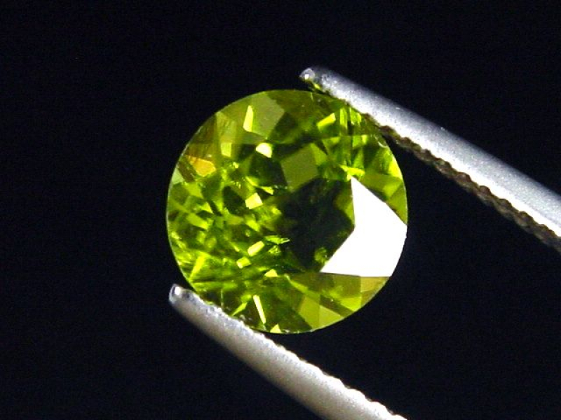 Peridot 2,42 Ct. Apfelgrün - 8 mm Rund Sri Lanka