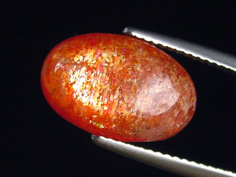 Sonnenstein 4,37 Ct. Oval Cabochon 14 x 9 mm fein