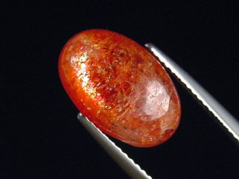 Sonnenstein 4,37 Ct. Oval Cabochon 14 x 9 mm fein