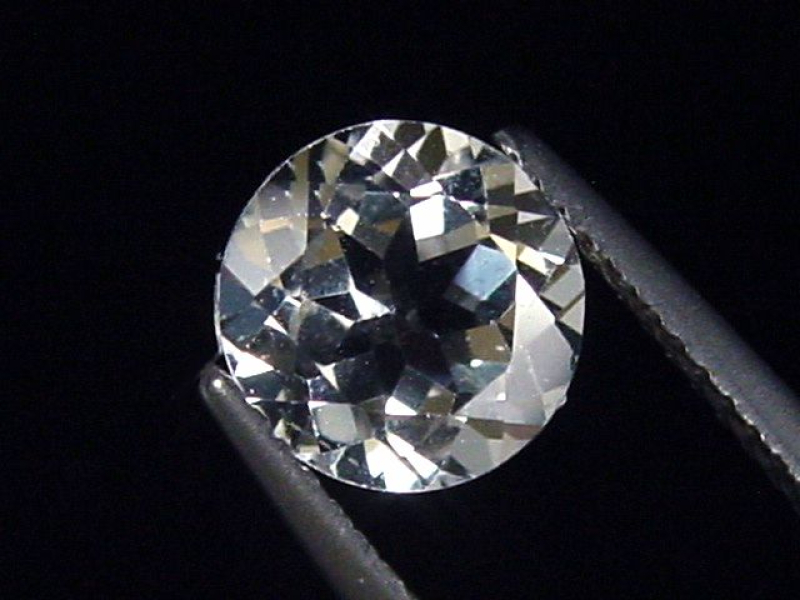 Weißer Topas 2,12 Ct. - Rund 8 mm Brasilien