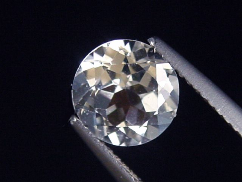 Weißer Topas 2,12 Ct. - Rund 8 mm Brasilien