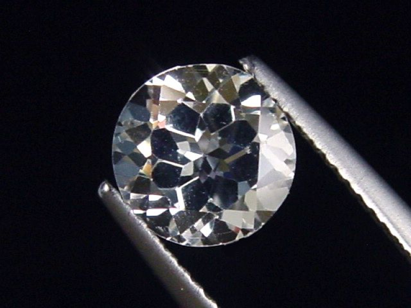Weißer Topas 2,35 Ct. - Rund 8 mm Brasilien
