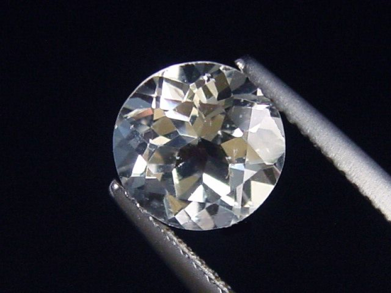 Weißer Topas 2,46 Ct. - Rund 8 mm Brasilien