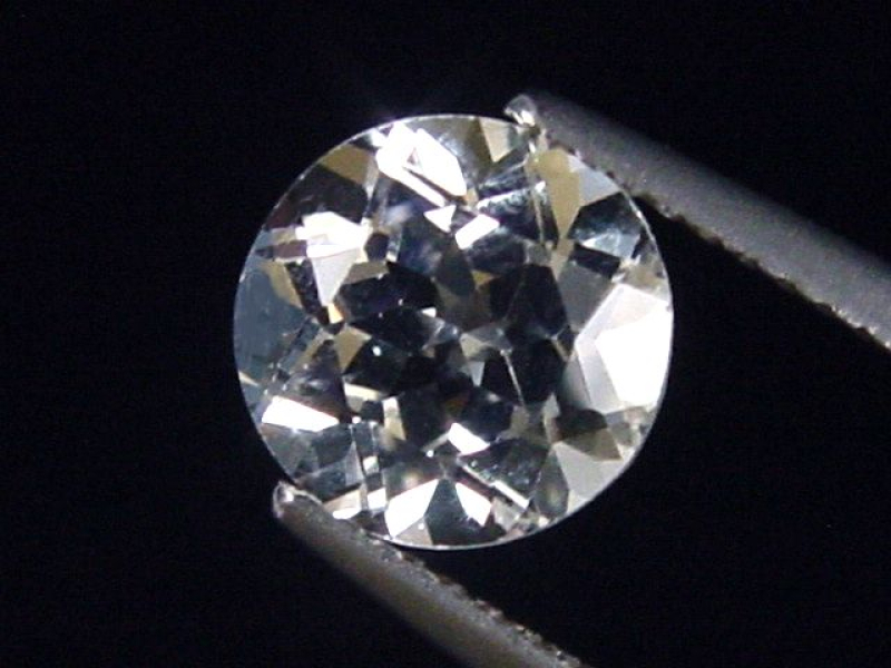 Weißer Topas 2,51 Ct. - Rund 8 mm Brasilien