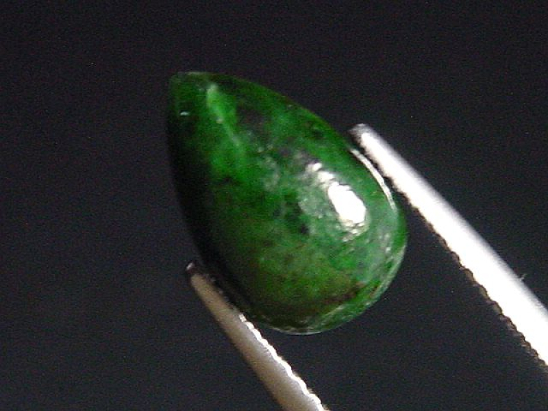Gefleckte Jade 3,25 Ct. Cabochon - Monte Viso, Piemont, Italien