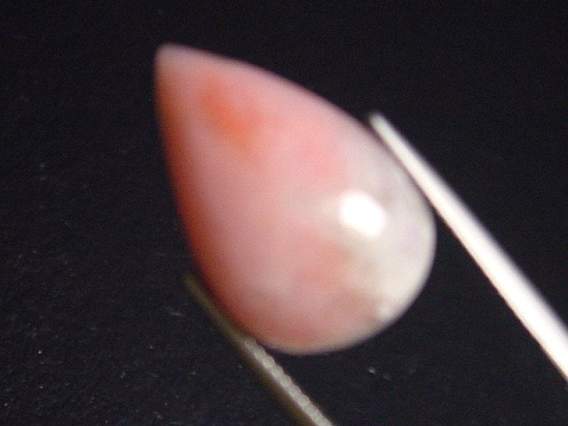 Petalit 19,14 Ct. Rosa Tropfen Cabochon - Namibia
