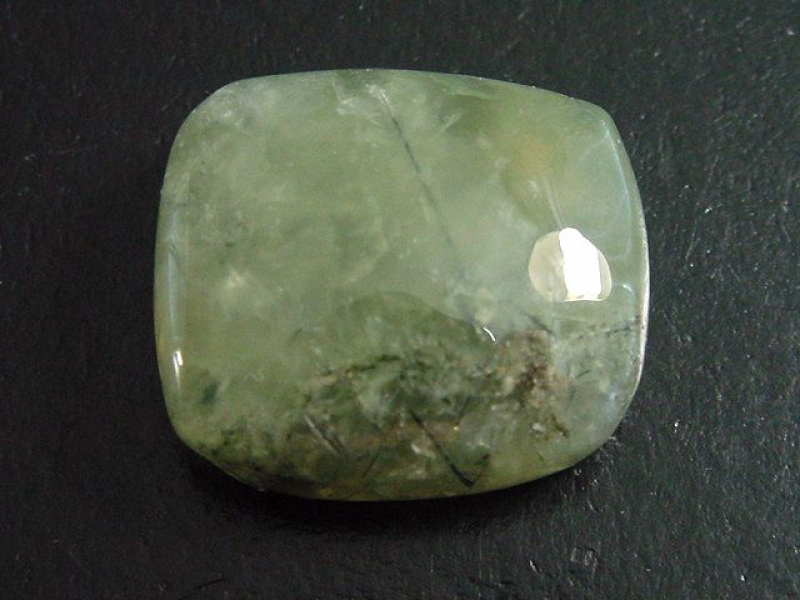 Prehnit 77,02 Ct. Kissen Cabochon Australien