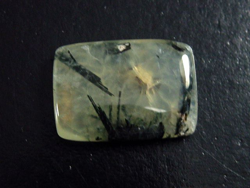Prehnit 23,66 Ct. Kissen Cabochon Australien