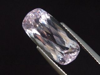 Kunzit 9,24 Ct. Antikschliff 17 x 8 mm Pakistan