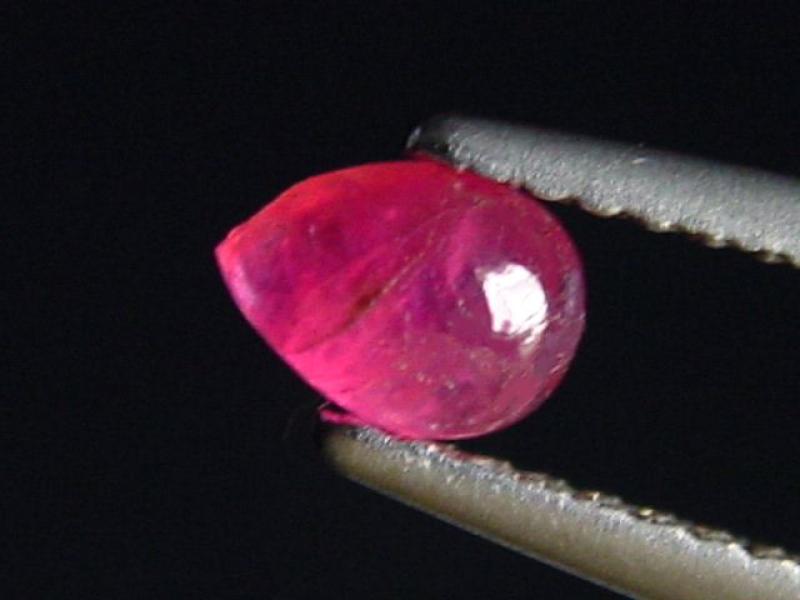 Pezzottait 0,48 Ct. Tropfen Cabochon - selten Madagaskar