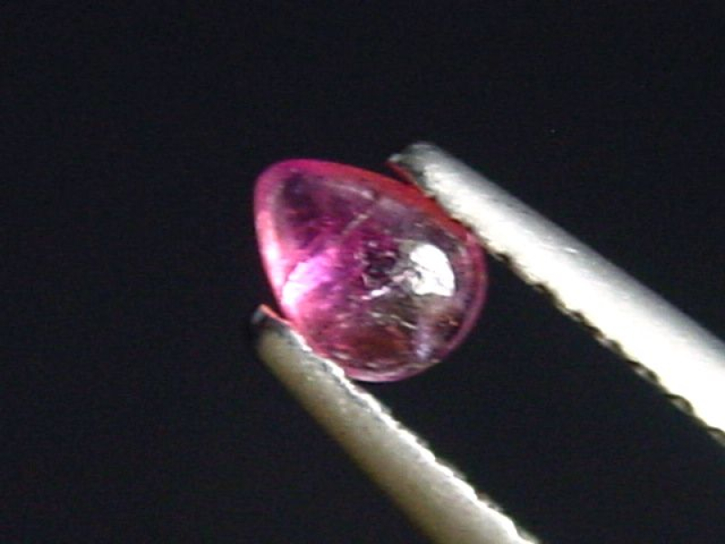 Pezzottait 0,21 Ct. Tropfen Cabochon - selten Madagaskar