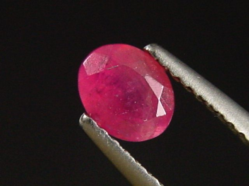 Pezzottait 0,68 Ct. Oval facettiert - selten Madagaskar