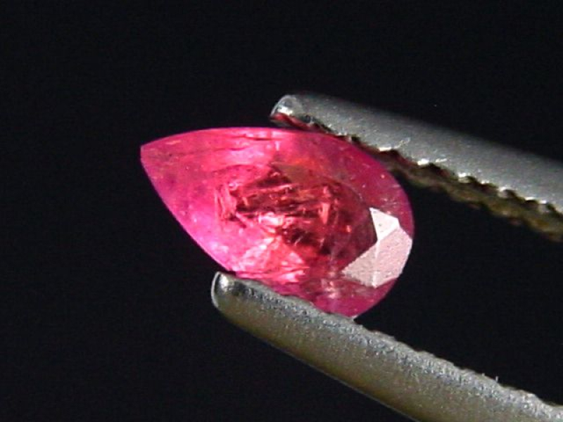 Pezzottait 0,25 Ct. Tropfen facettiert - selten Madagaskar