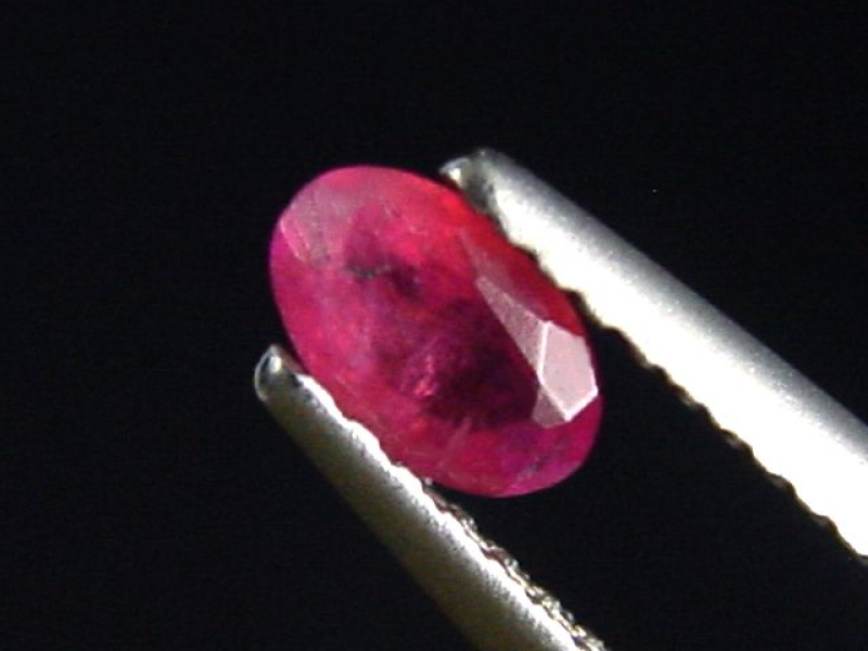 Pezzottait 0,28 Ct. Oval facettiert - selten Madagaskar