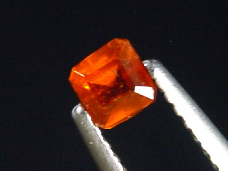 Kyanit / Disthen 0,34 Ct. orange Oktagon - Tansania