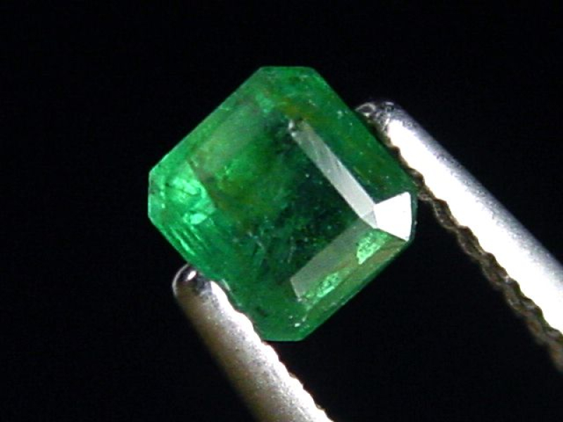 Emerald 0,48 Ct. fine green octagon Colombia