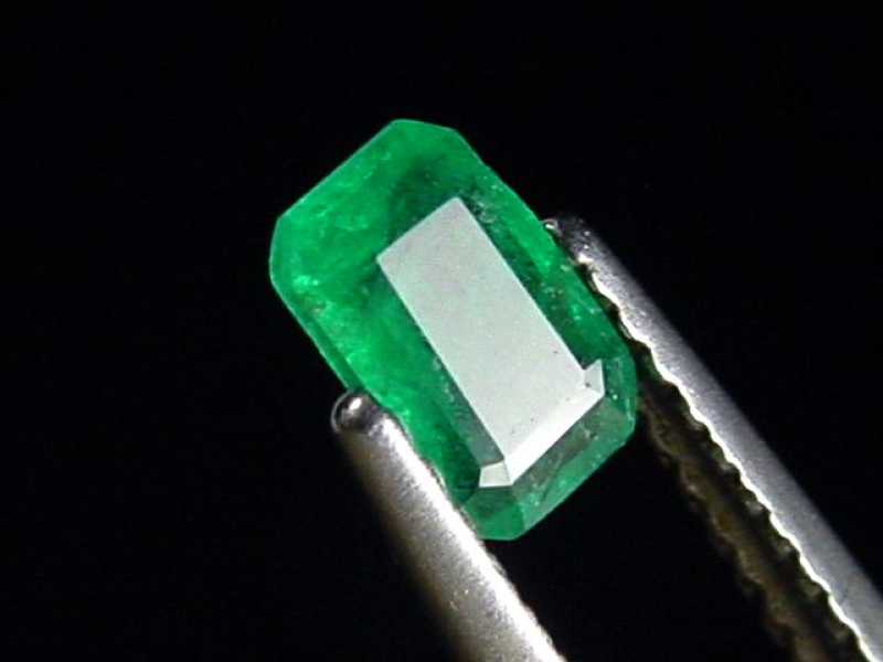 Smaragd 0,53 Ct. feines Grün 5,5 x 3,5 mm Oktagon Kolumbien