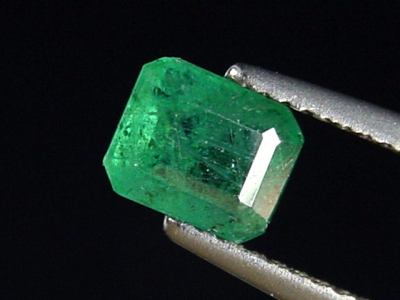 Emerald 1,24 Ct. fine green octagon Colombia