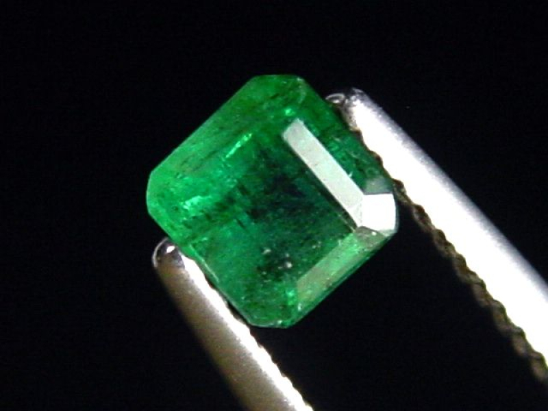 Emerald 0,48 Ct. fine green octagon Colombia
